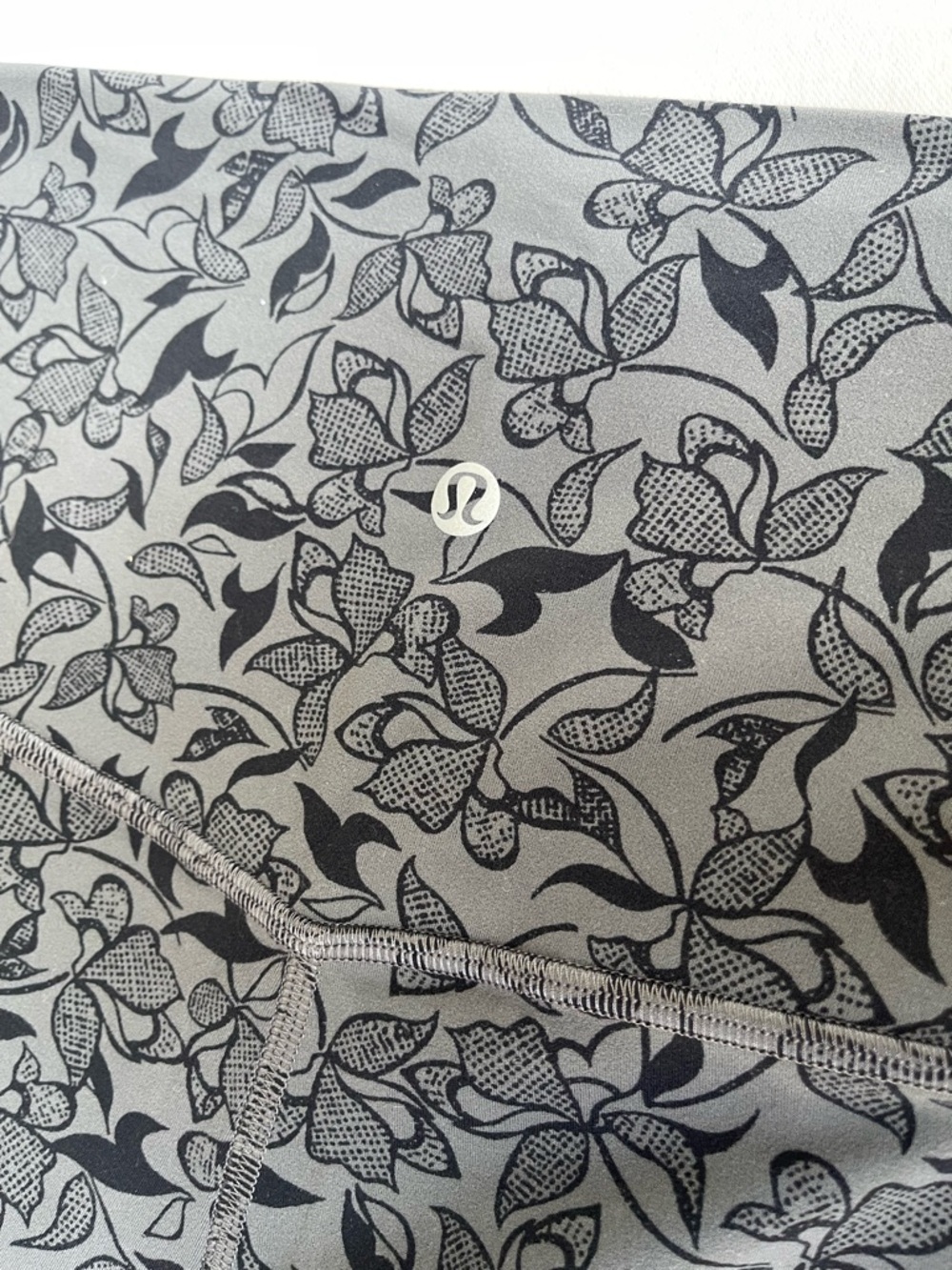 lululemon athletica Gray Floral-Print Leggings - Picture 5 of 11